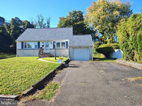 909 Carlin Drive, Southampton PA 18966