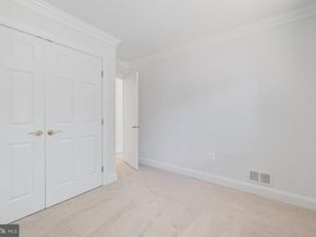 110 Sugarland Run Drive, Sterling VA 20164