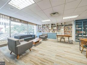 1900 John F Kennedy Boulevard 822, Philadelphia PA 19103