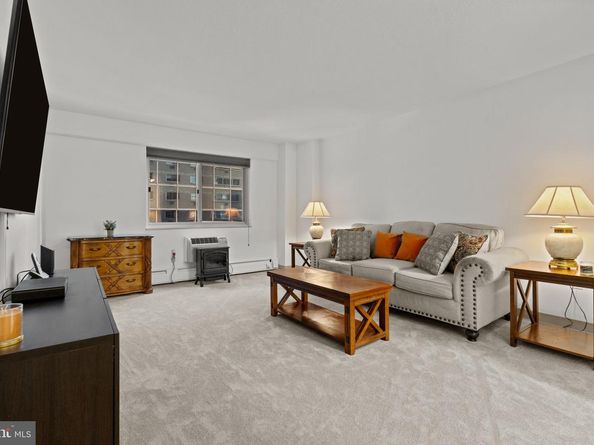 1900 John F Kennedy Boulevard 822, Philadelphia PA 19103