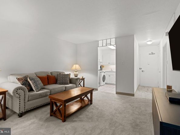 1900 John F Kennedy Boulevard 822, Philadelphia PA 19103