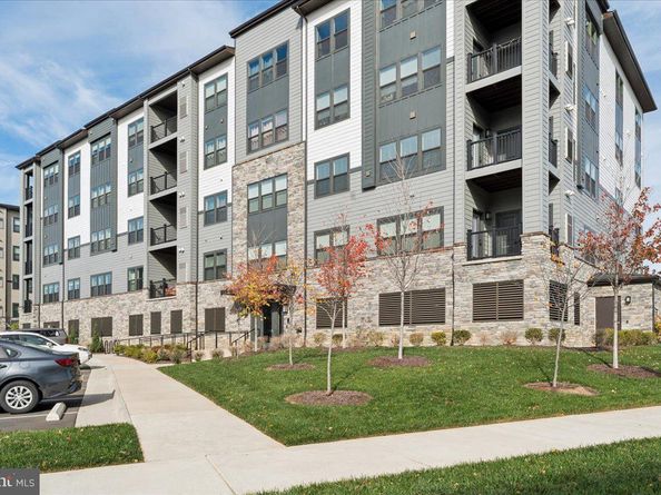 12850 Mosaic Park Way 2A, Herndon VA 20171