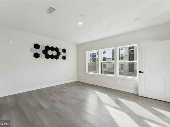 12850 Mosaic Park Way 2A, Herndon VA 20171