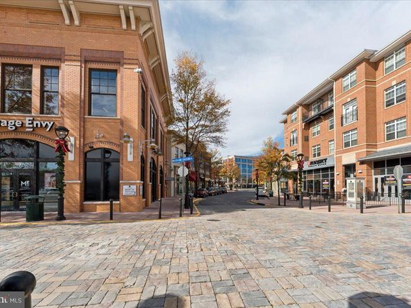 12850 Mosaic Park Way 2A, Herndon VA 20171