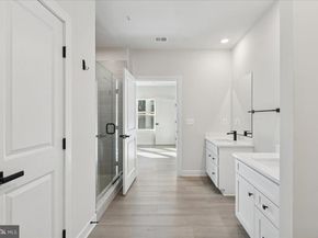 12850 Mosaic Park Way 2A, Herndon VA 20171