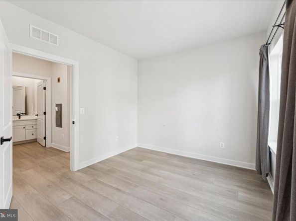 12850 Mosaic Park Way 2A, Herndon VA 20171