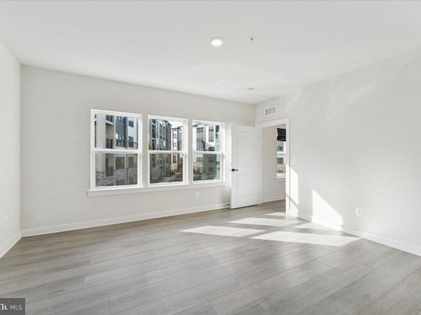 12850 Mosaic Park Way 2A, Herndon VA 20171