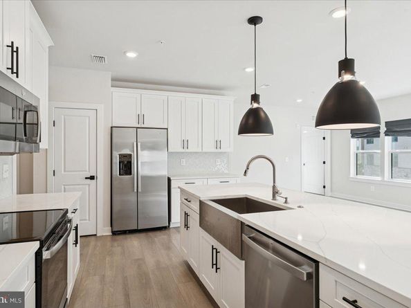 12850 Mosaic Park Way 2A, Herndon VA 20171