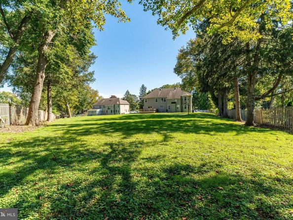 1060 Welsh Road, Philadelphia PA 19115