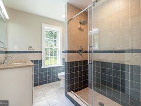 1060 Welsh Road, Philadelphia PA 19115