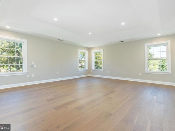 1060 Welsh Road, Philadelphia PA 19115