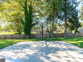 1060 Welsh Road, Philadelphia PA 19115