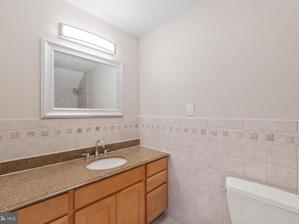 1060 Welsh Road, Philadelphia PA 19115