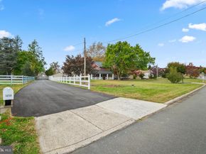 1060 Welsh Road, Philadelphia PA 19115