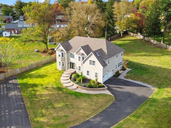 1060 Welsh Road, Philadelphia PA 19115