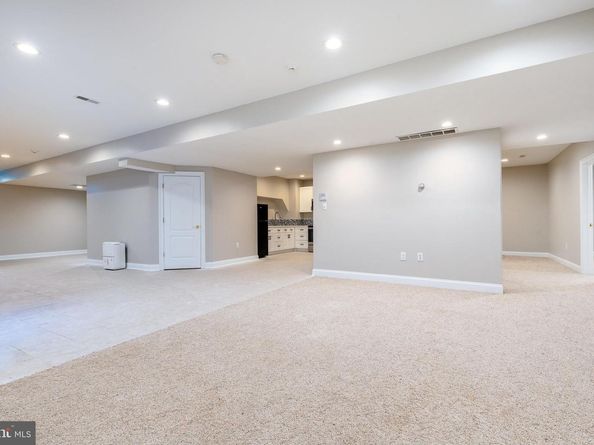 1060 Welsh Road, Philadelphia PA 19115