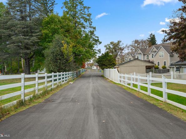 1060 Welsh Road, Philadelphia PA 19115