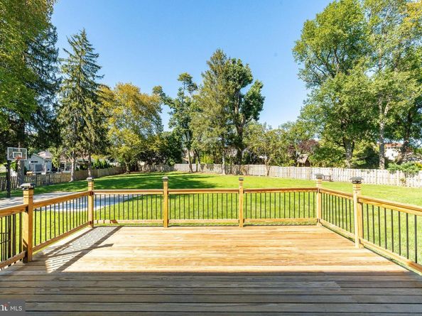 1060 Welsh Road, Philadelphia PA 19115