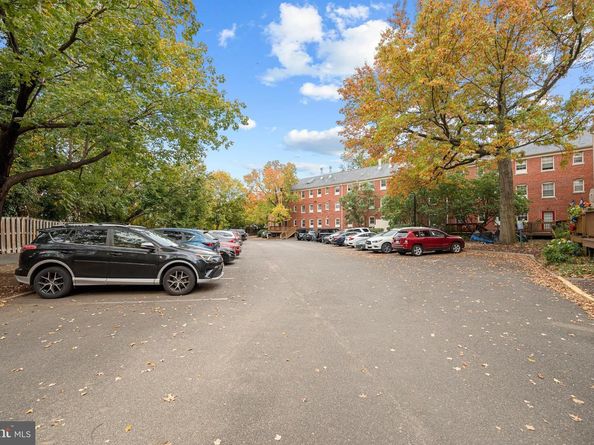 1403 E Abingdon Drive 6, Alexandria VA 22314