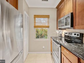 1403 E Abingdon Drive 6, Alexandria VA 22314