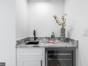 136 W Allen Street, Philadelphia PA 19123
