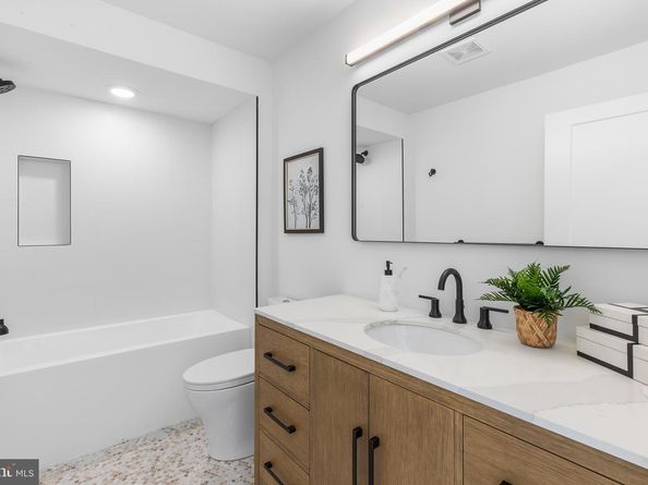 136 W Allen Street, Philadelphia PA 19123