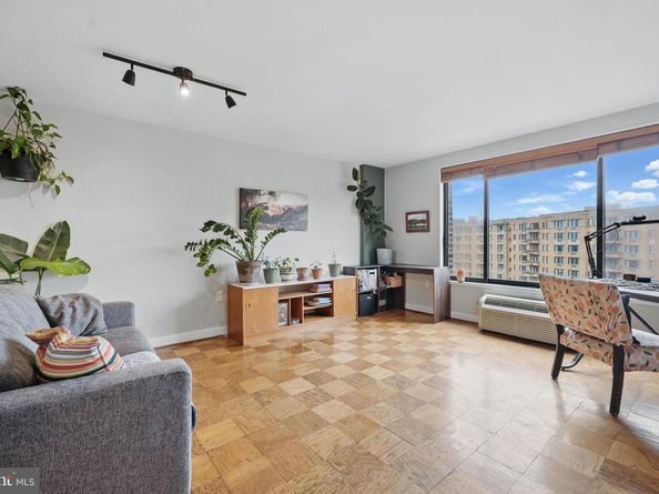 2501 Calvert Street NW 811, Washington DC 20008