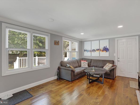 331 N Lafayette Avenue, Morrisville PA 19067