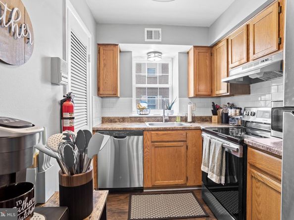 816 South Avenue K5, Secane PA 19018