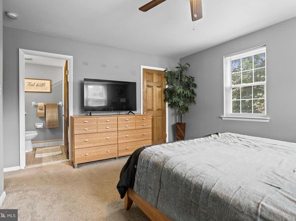 816 South Avenue K5, Secane PA 19018