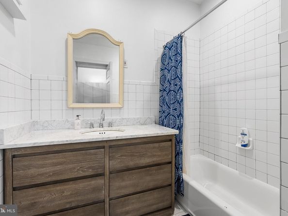 1033 Spruce Street 200, Philadelphia PA 19107