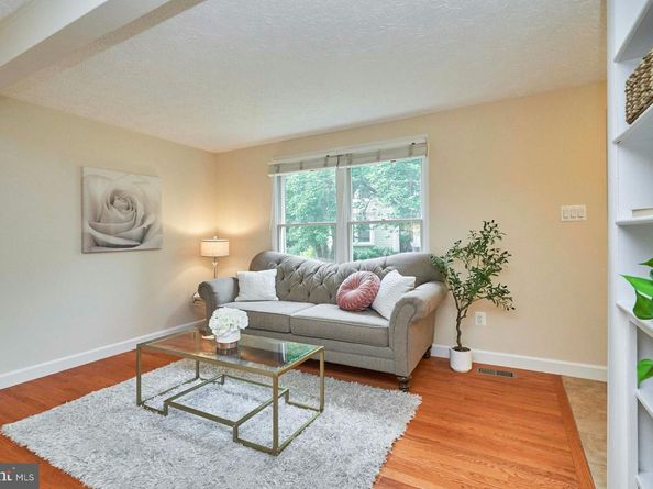 6758 Brook Run Drive, Falls Church VA 22043