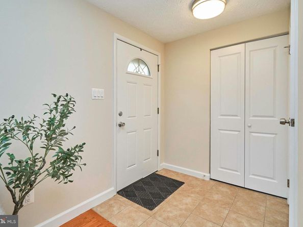 6758 Brook Run Drive, Falls Church VA 22043
