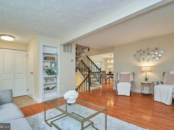 6758 Brook Run Drive, Falls Church VA 22043