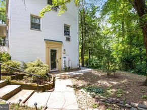 3237 Ravensworth Place, Alexandria VA 22302