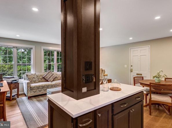 3237 Ravensworth Place, Alexandria VA 22302