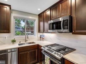 3237 Ravensworth Place, Alexandria VA 22302