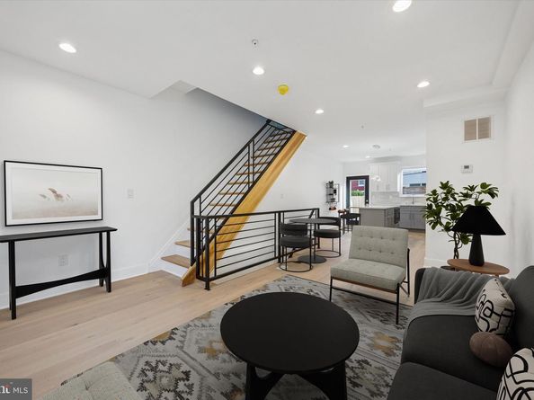 719 Mercy Street, Philadelphia PA 19148