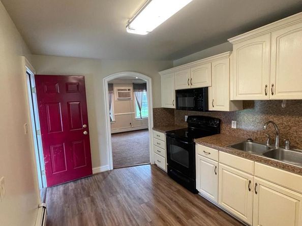 289 Holly Drive, Levittown PA 19055