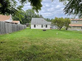 289 Holly Drive, Levittown PA 19055