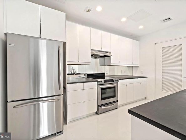 1600 Arch Street 1809, Philadelphia PA 19103