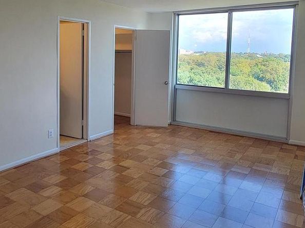 5101 River Road 1502, Bethesda MD 20816