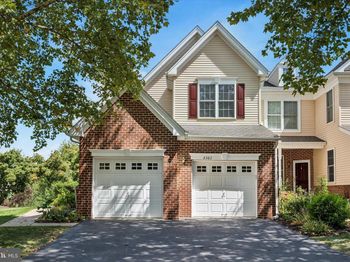 2303 Dorchester Street W