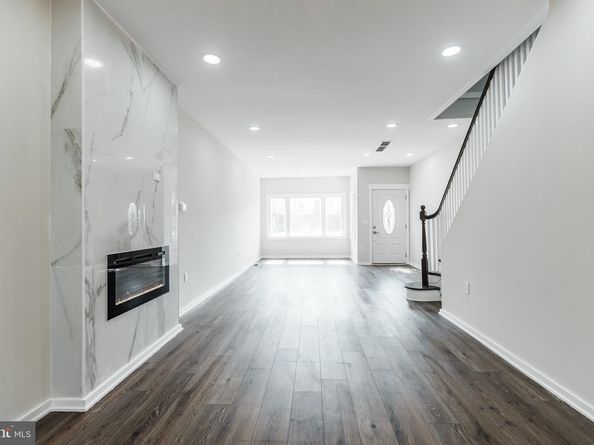 6545 Cutler St, Philadelphia PA 19126