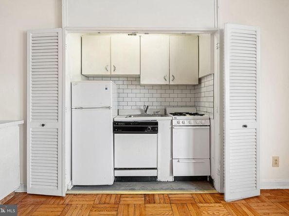 2601 Pennsylvania Avenue 901, Philadelphia PA 19130