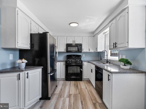 2713 Clayton Street, Philadelphia PA 19152