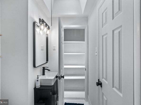 2713 Clayton Street, Philadelphia PA 19152