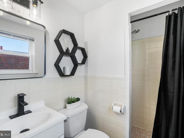 2713 Clayton Street, Philadelphia PA 19152