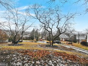 1135 Grovania Avenue, Abington PA 19001