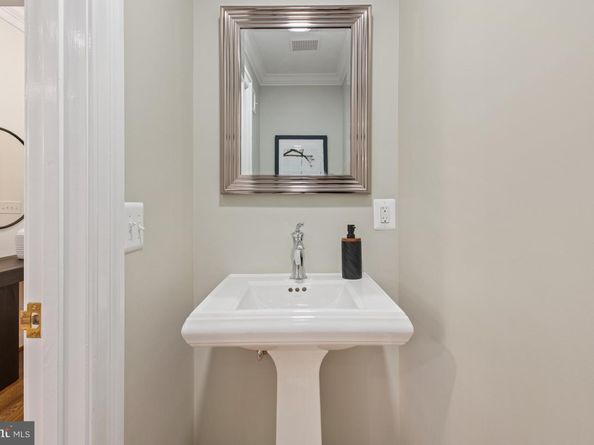 3930 Highwood Court NW, Washington DC 20007